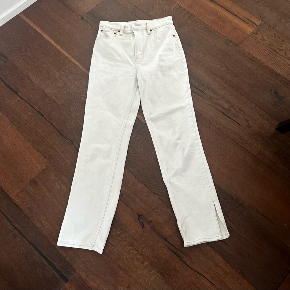 EUC Abercrombie & Fitch Ultra High Rise 90’s Straight Split Hem White Jeans - Picture 2 of 10